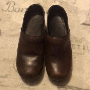 Dansko brown clogs size 7.5 (38)